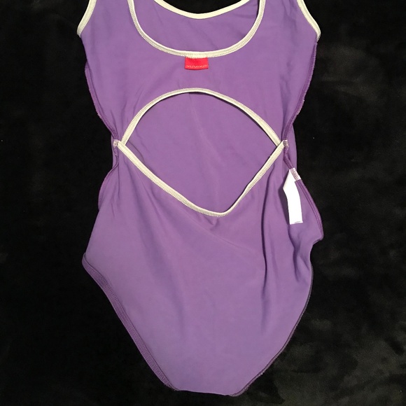 Yumiko Veronique Leotard - Picture 6 of 9
